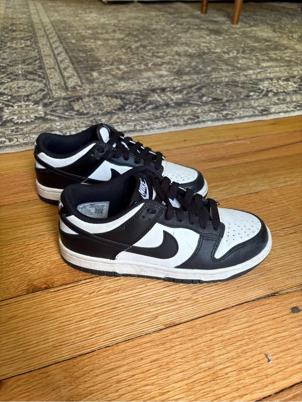 Nike Kids Black and White Low-Top Sneakers with Swoosh - Picture 2 of 5